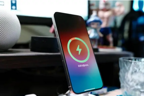 桂阳苹果15换屏服务分享用什么充电器给iPhone15充电更好 